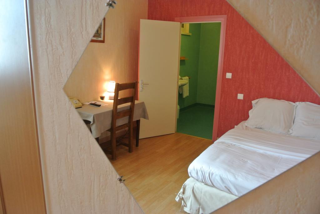 Hotel Le Central Boussac  Pokoj fotografie
